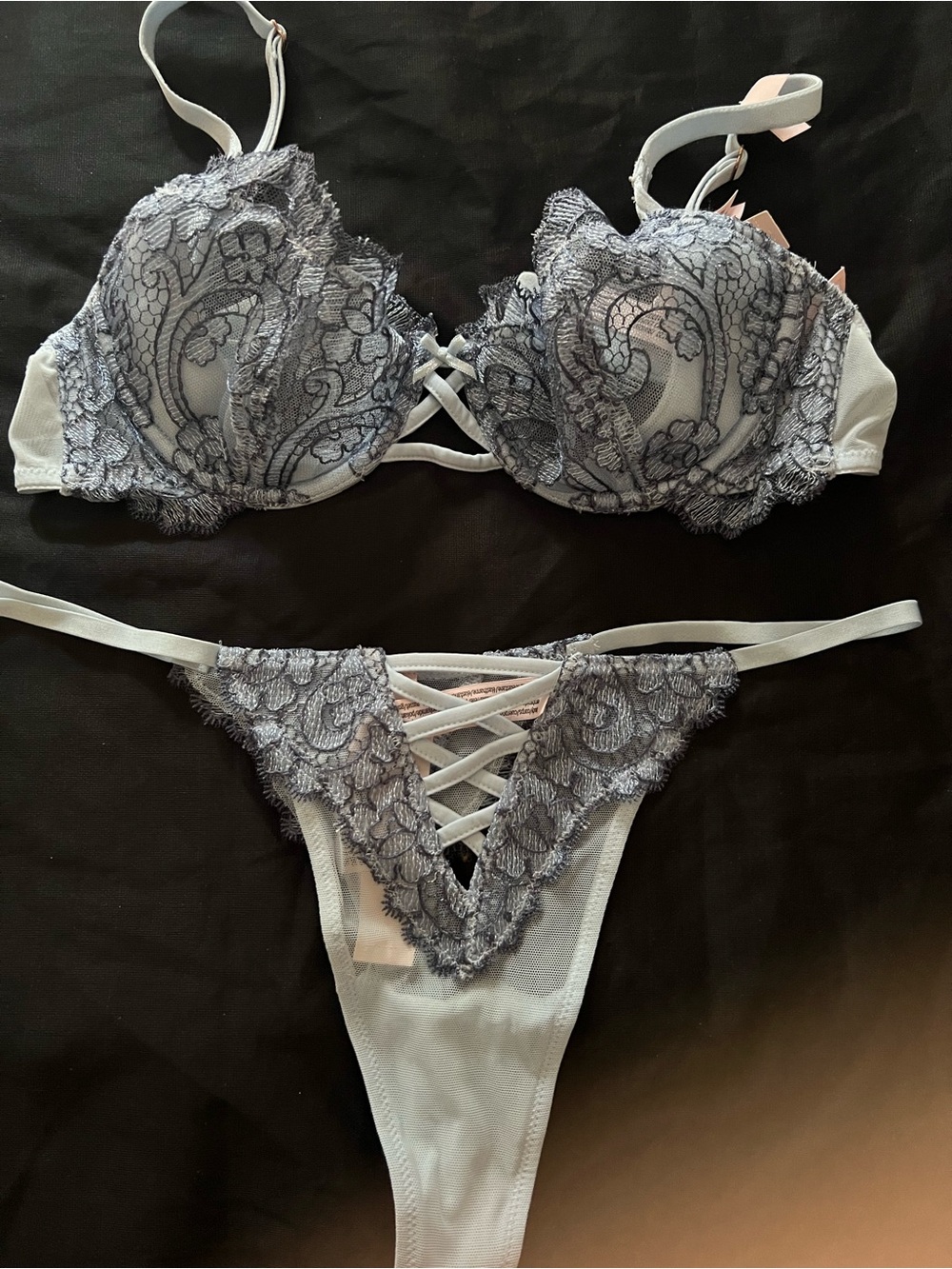 Victoria’s Secret -Trim Push-Up Bra & Thong Set